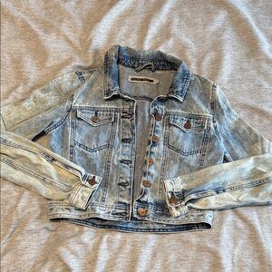 Vero Moda Noisy May Light Wash Denim Jacket – Size Medium